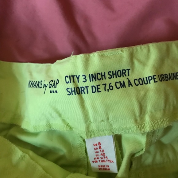 Gap size 8 green shorts - Picture 2 of 2
